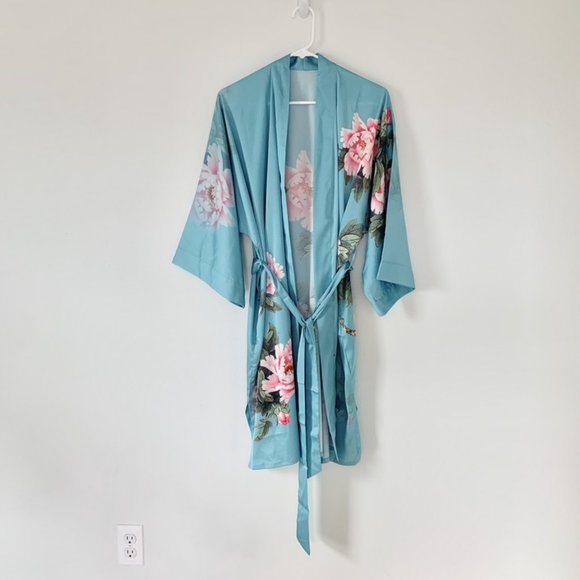 Other - Blue floral robe